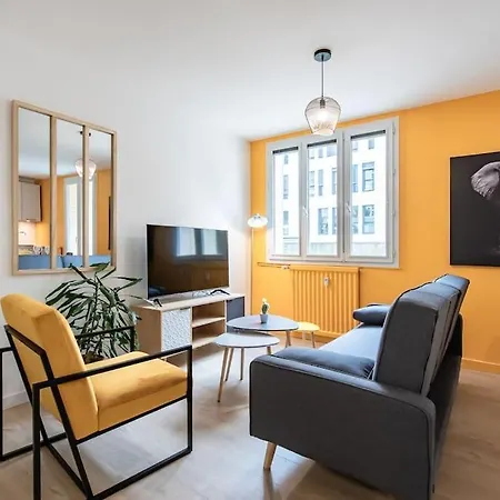 Renove Pour 6 Avec Parking *