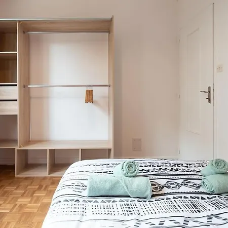 Renove Pour 6 Avec Parking Apartment