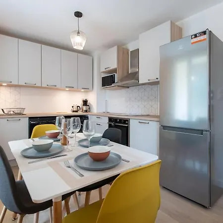 Renove Pour 6 Avec Parking Villeurbanne